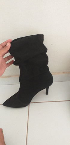 Vendo bota preta da constance - Foto 2