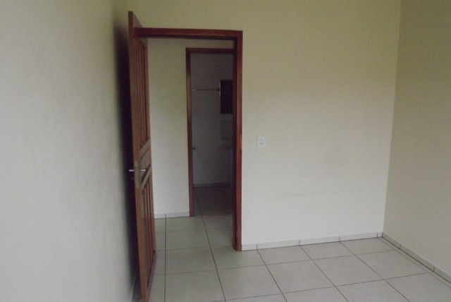 Apto 2 quartos, banheiro, sala, cozinha, lavanderia e garagem coberta - Foto 17