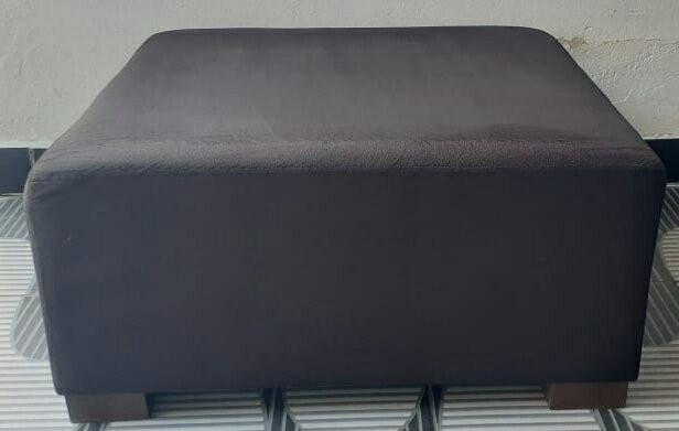 Puff em suede marrom já limpo e higienizado - Foto 3
