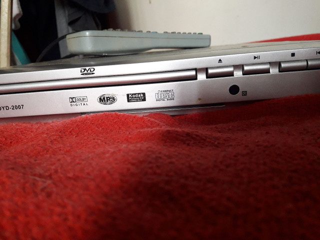 Vendo aparelho de dvd com coleção de filmes infantis e adulto