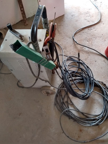 Uma máquina de solda,com a fiação completa,e duas lichadeira - Foto 2