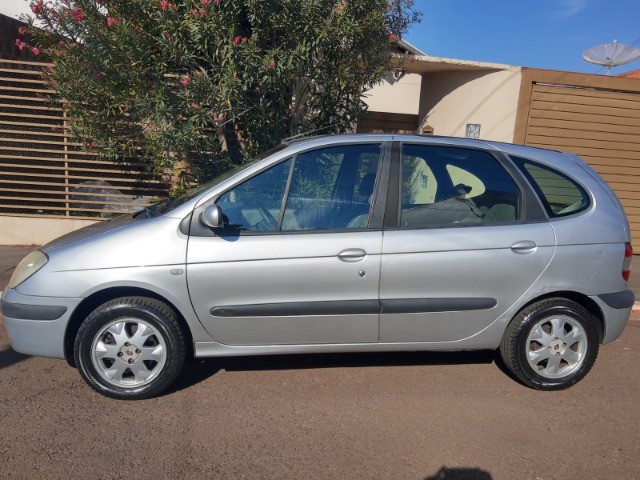 SCÉNIC PRIVILEGE HI-FLEX 1.6 16V 2010 SUPER CONFORTÁVEL