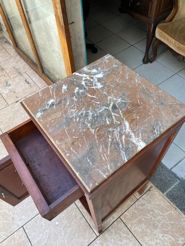 Mesa de Cabeceira em Peroba do Campo com Tampo em Mármore - Foto 4