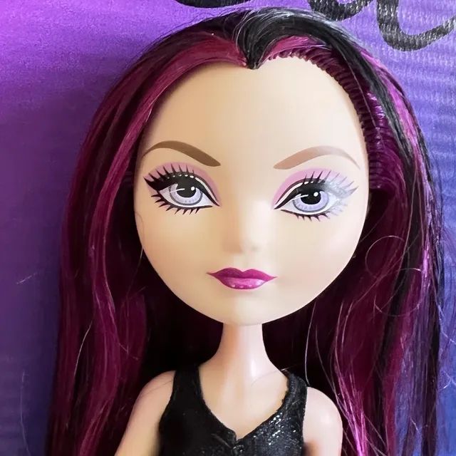 Boneca Ever After High Poppy o' Hair. LER A DESCRIÇÃO