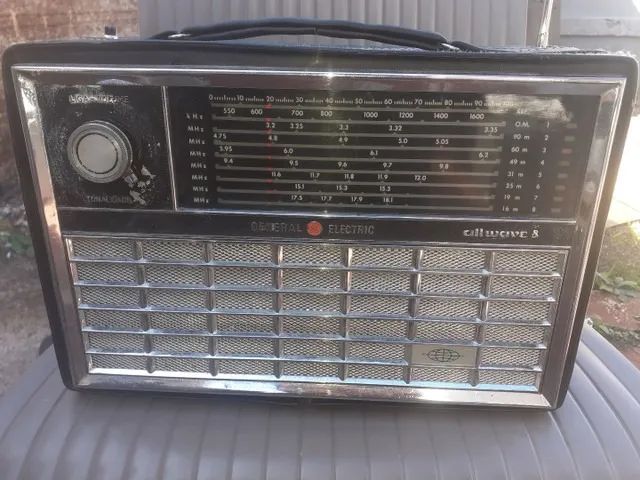 Rádio GE Antigo chassi e gabinete restauro ou peças 130,00 Pix e débito - 0708 - Foto 6