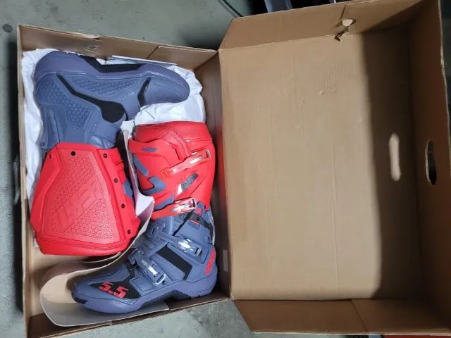 Bota Leatt GPX 5.5 Flexlock V22 Cinza e Vermelho 44-45 - Motocross, Enduro, Honda, KTM - Foto 2