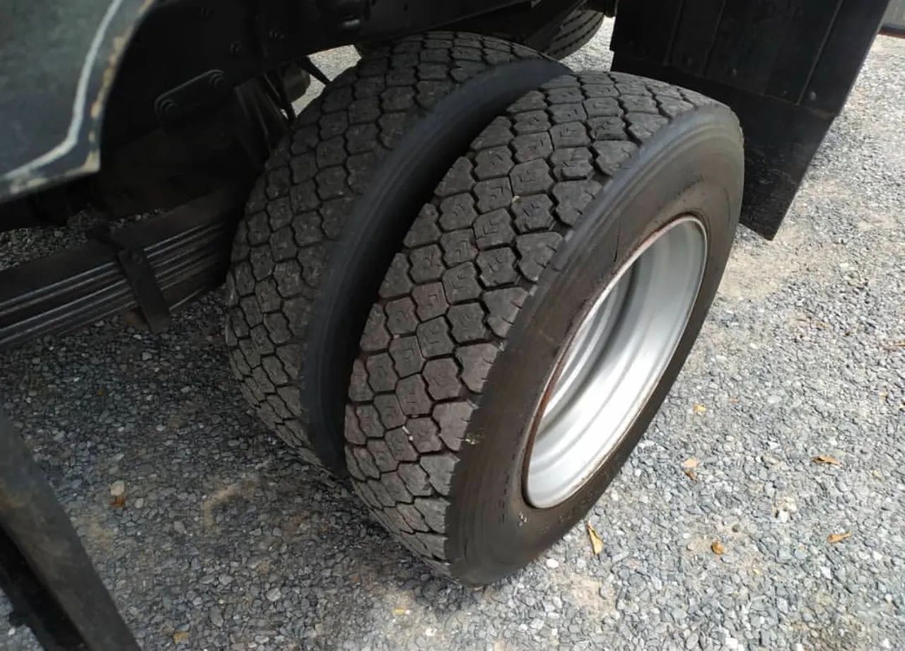 Mercedes bens 710 - Foto 5