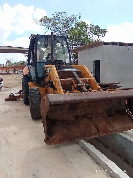 Retroescavadeira Caterpillar