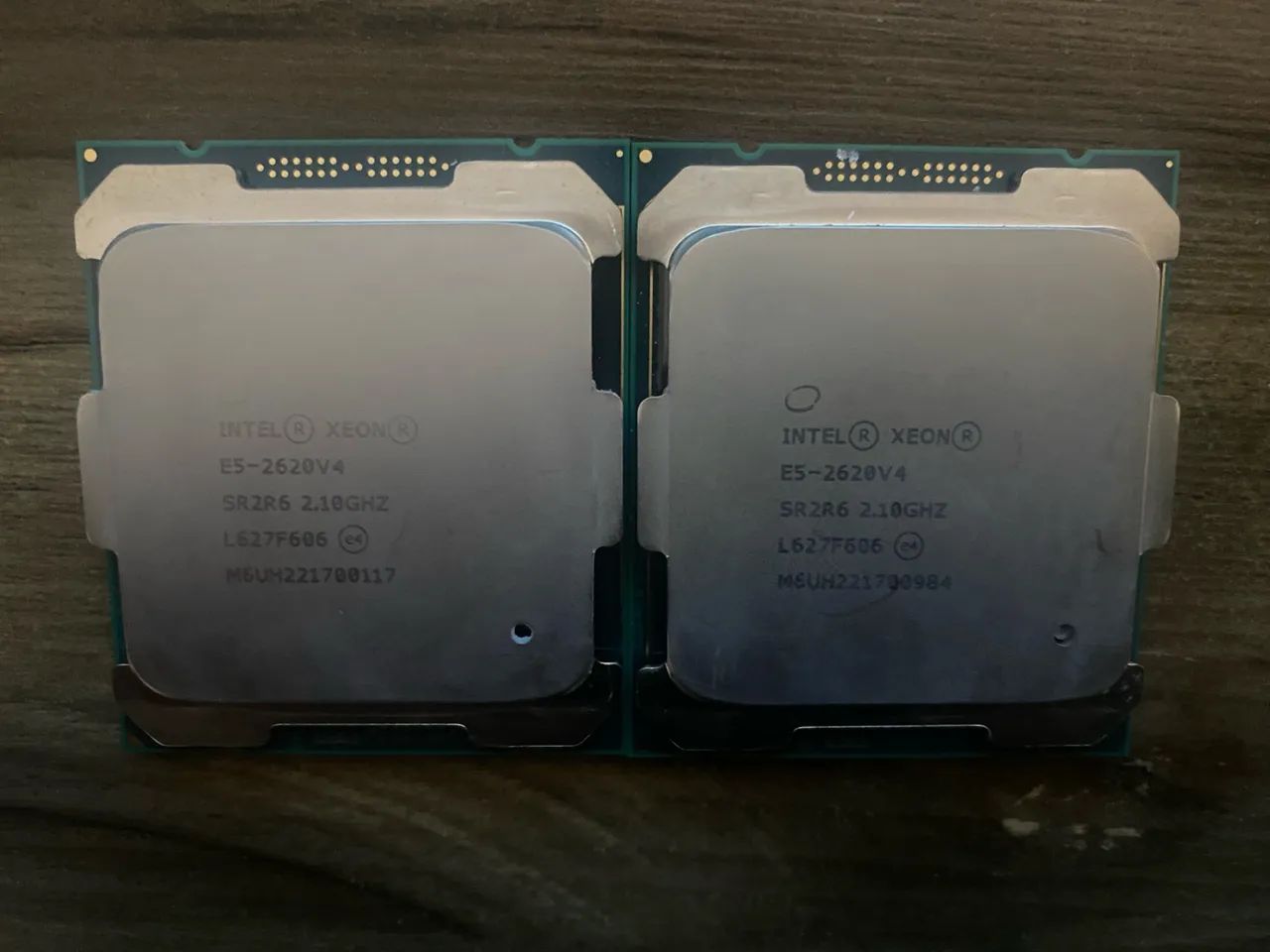 2x Processadores Intel Xeon E5-2620V4 - SR2R6 2.10GHz