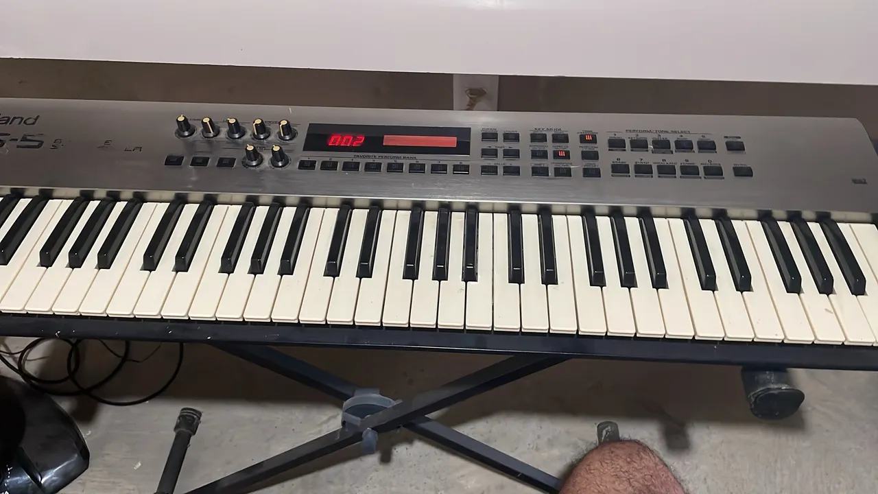 Teclado roland rs-5