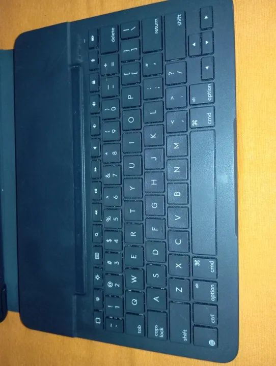 TECLADO LOGITECH SLIM FOLIO para iPad 7ª, 8ª e 9ª Gerações - USADO - Foto 4