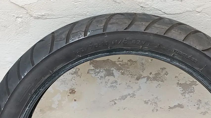 Pneu Cbx 750  - Foto 2