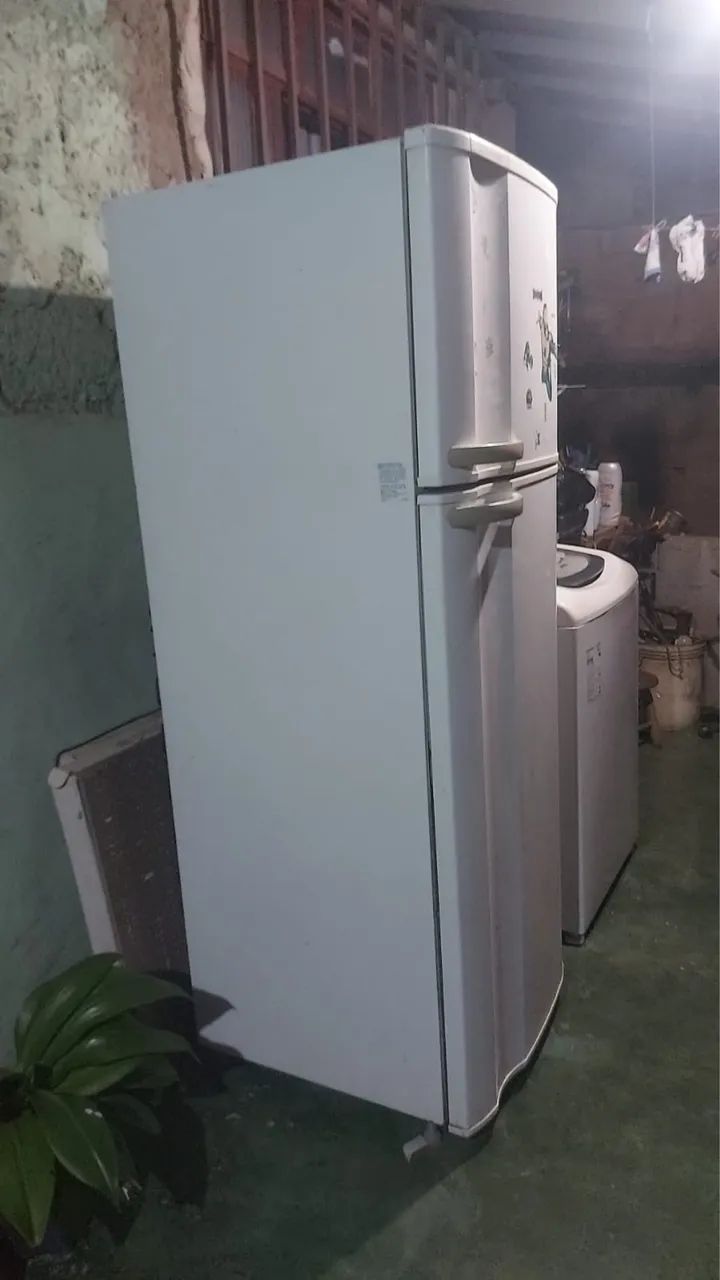 Vendo geladeira Electrolux  - Foto 2