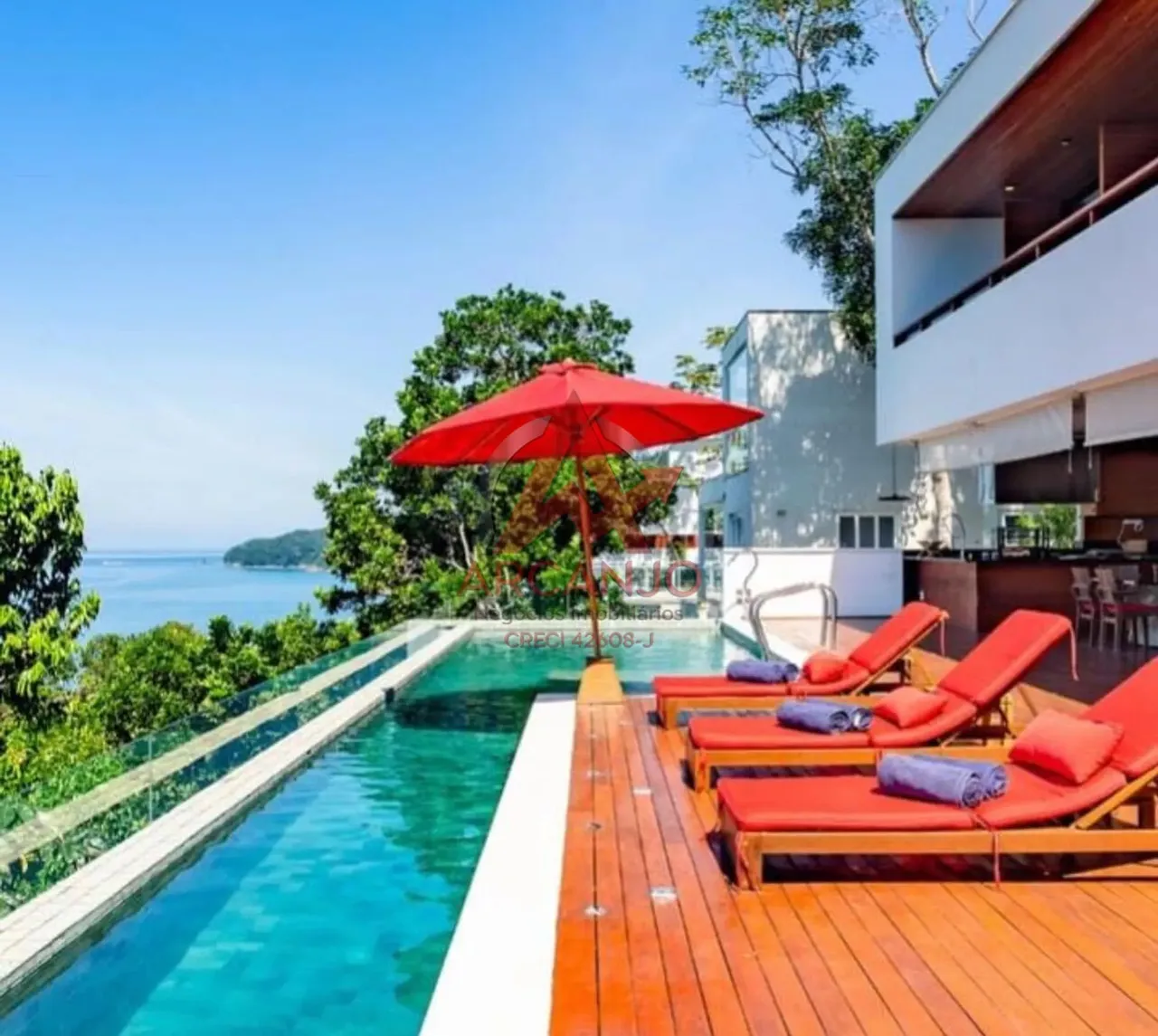 Casa Para Aluguel Definitivo Em Condomínio Fechado na Praia das Toninhas em Ubatuba