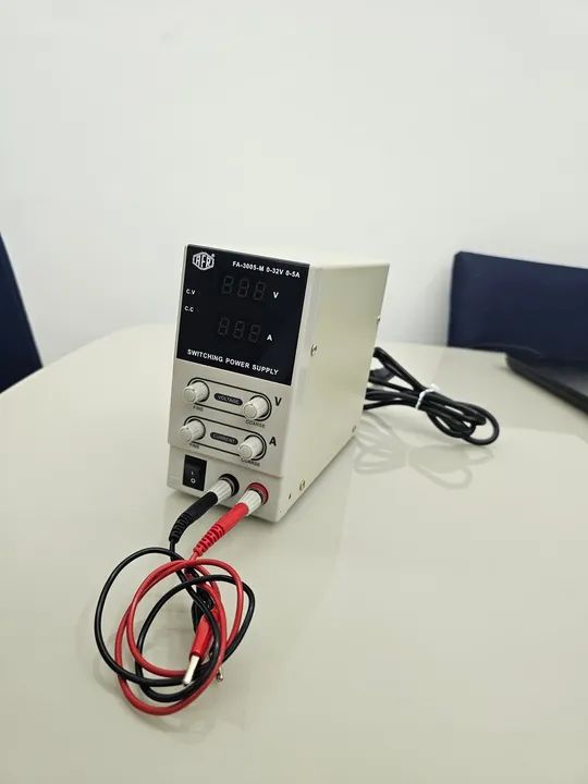 Fonte de bancada AFR nova.