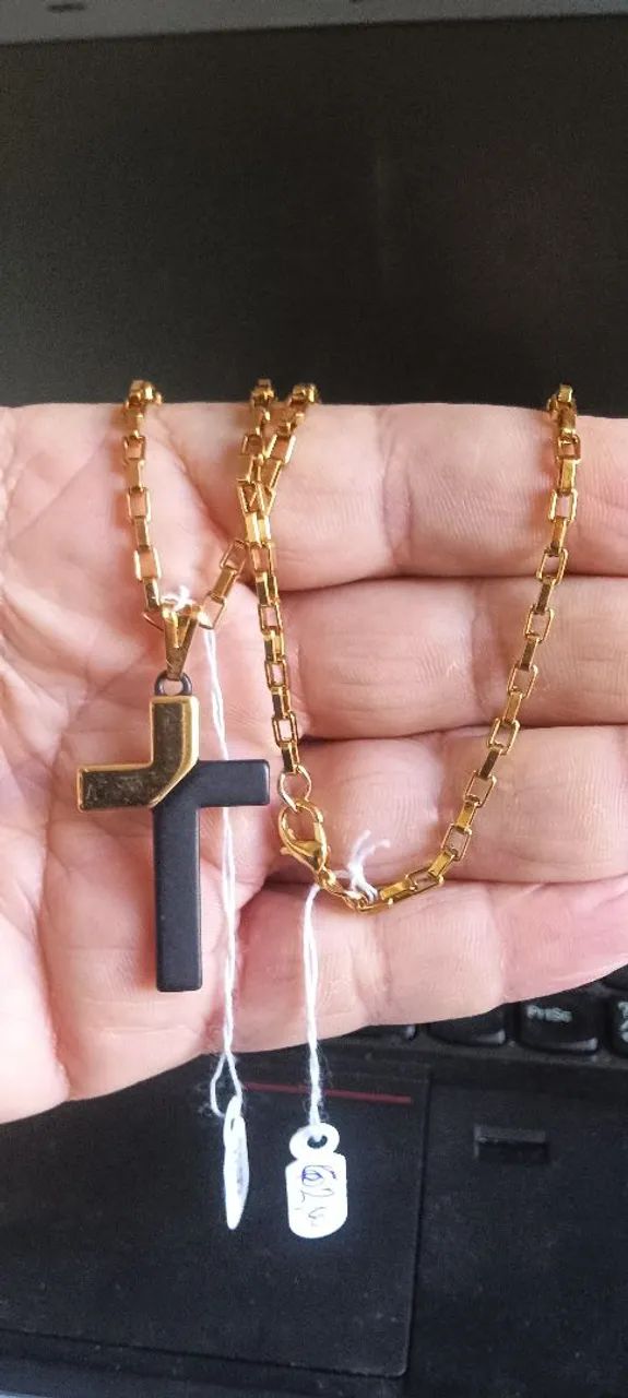 Cordão de Aço 316L banhado com Ouro 18k com Cruz em Ouro Negro - Foto 5