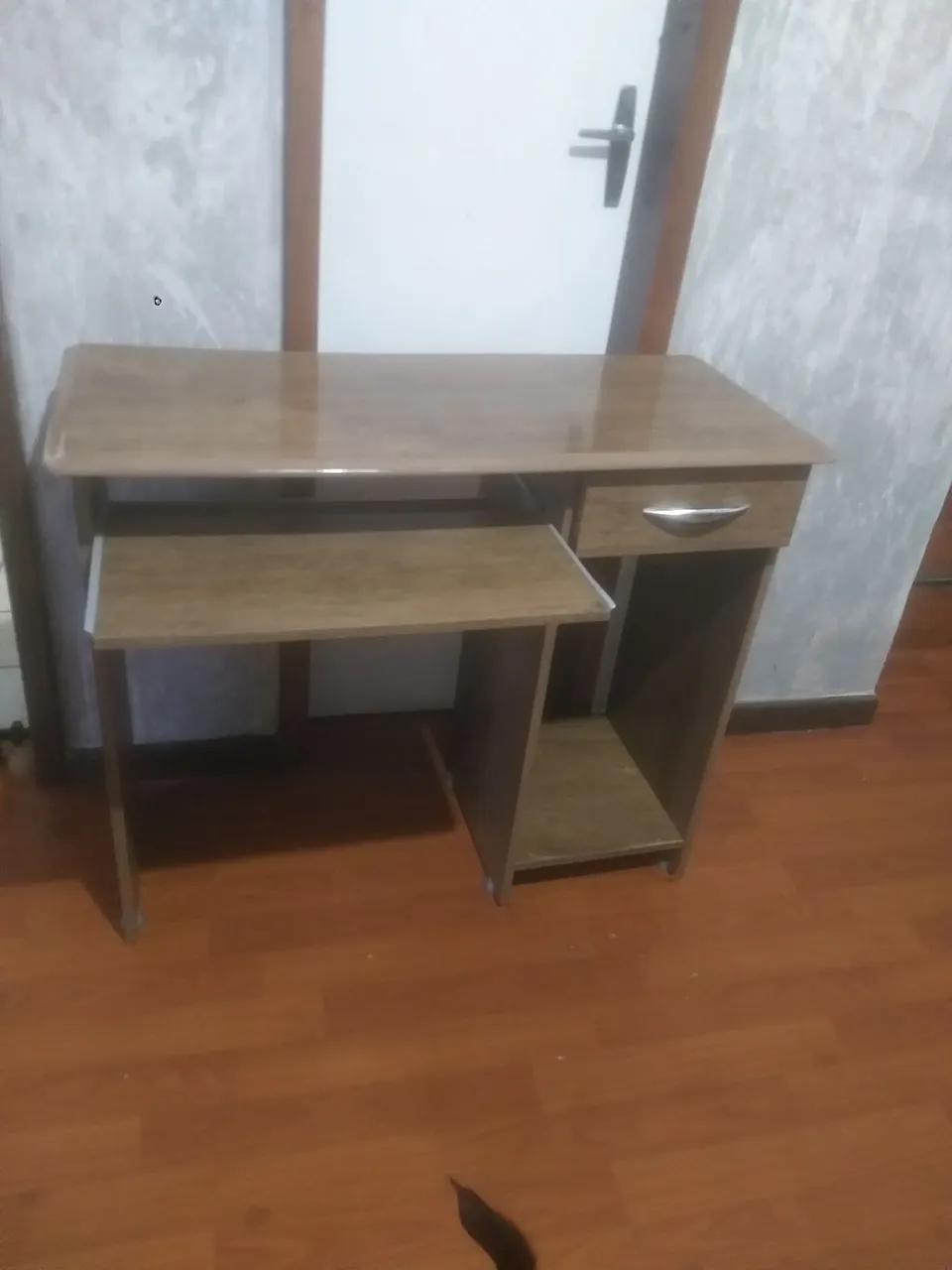 Escrivaninha compacta