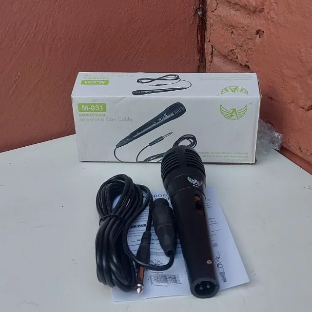 O microfone 031 L Ltomex " Sem uso"