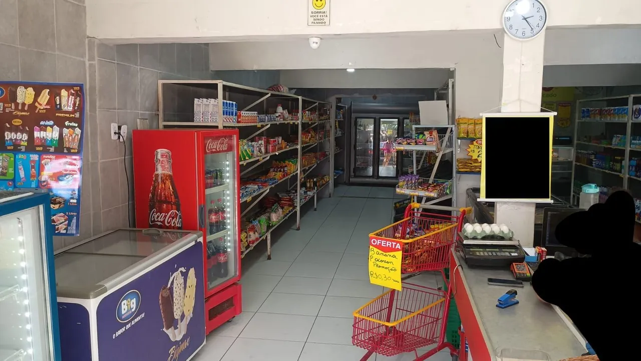 Mercadinho com estoque no Cordeiro 