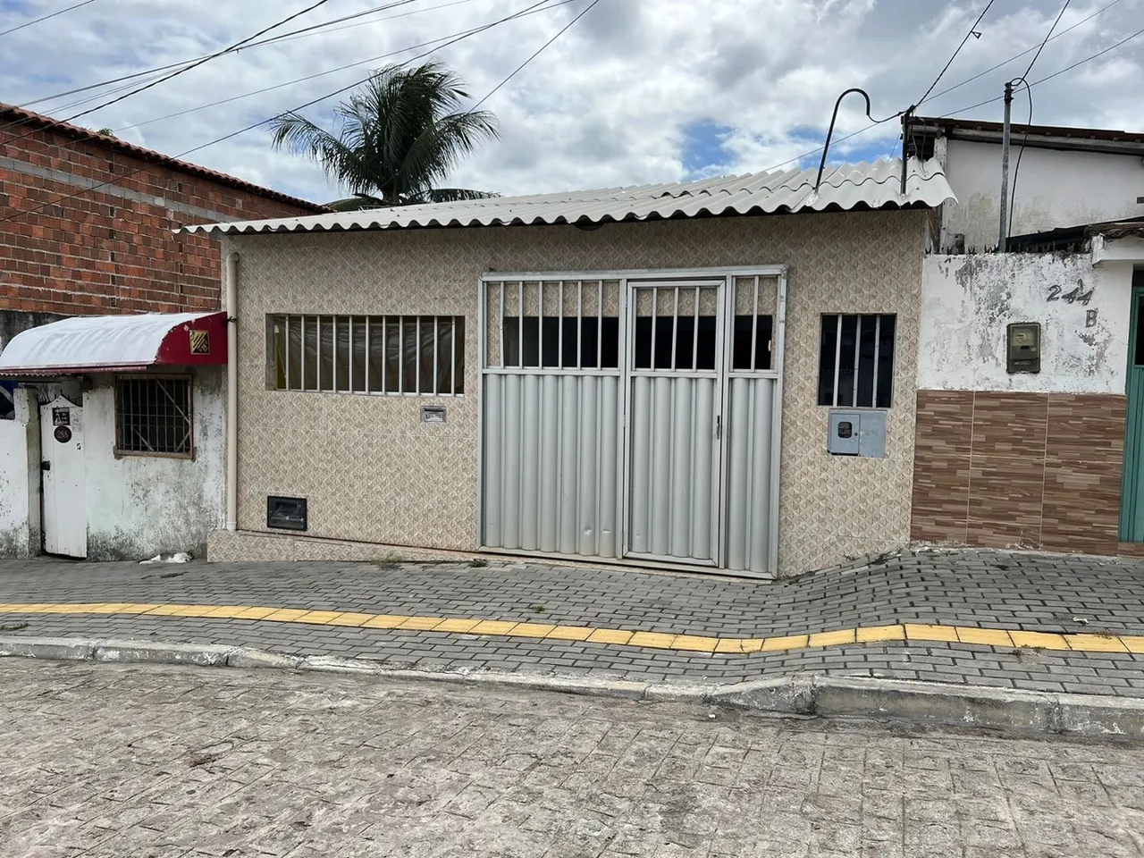 Casa próximo a Feirinha do Oitizeiro