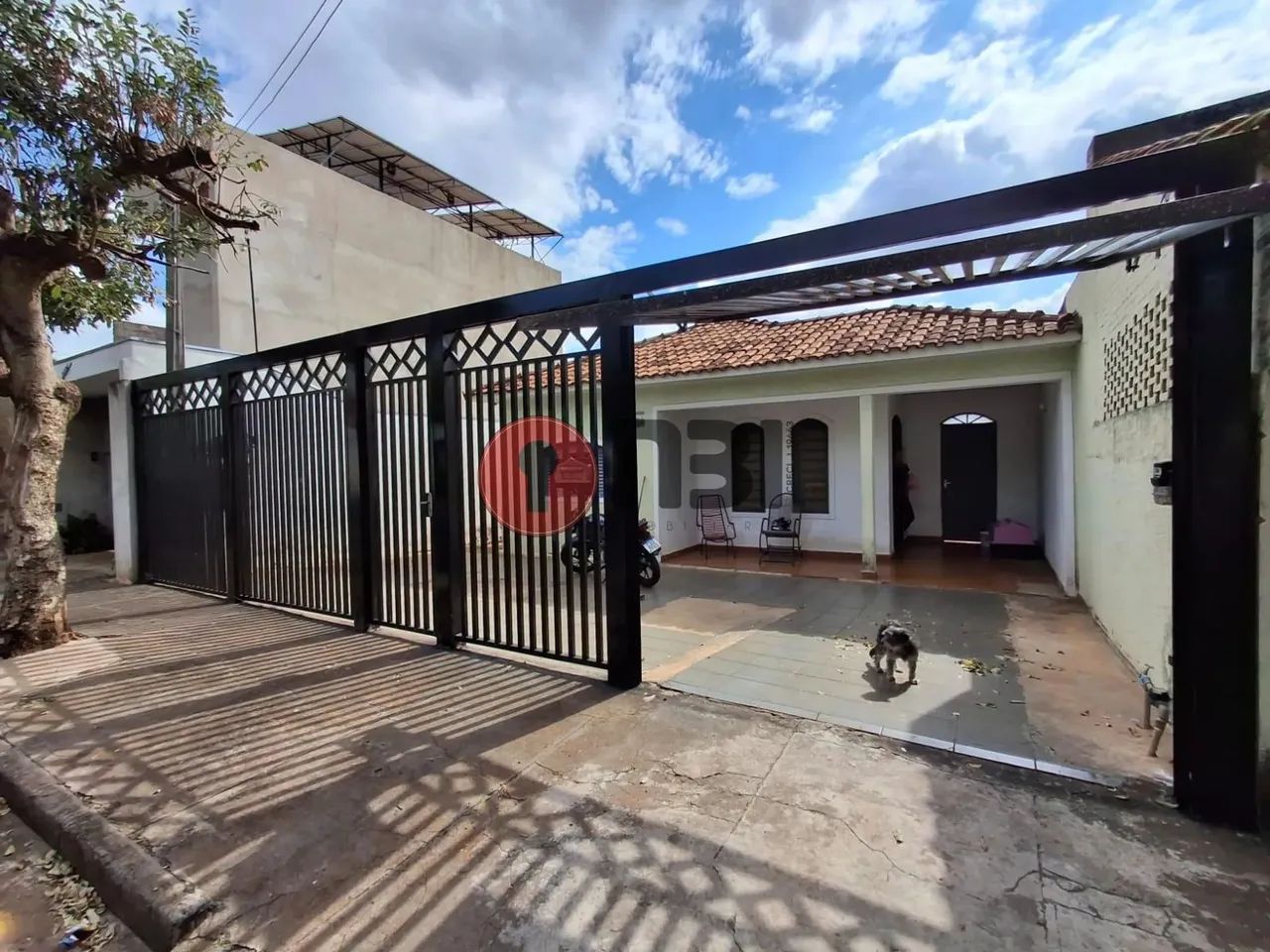 Casa residencial próximo ao centro da cidade, aeroporto, 2 quartos, sala, copa