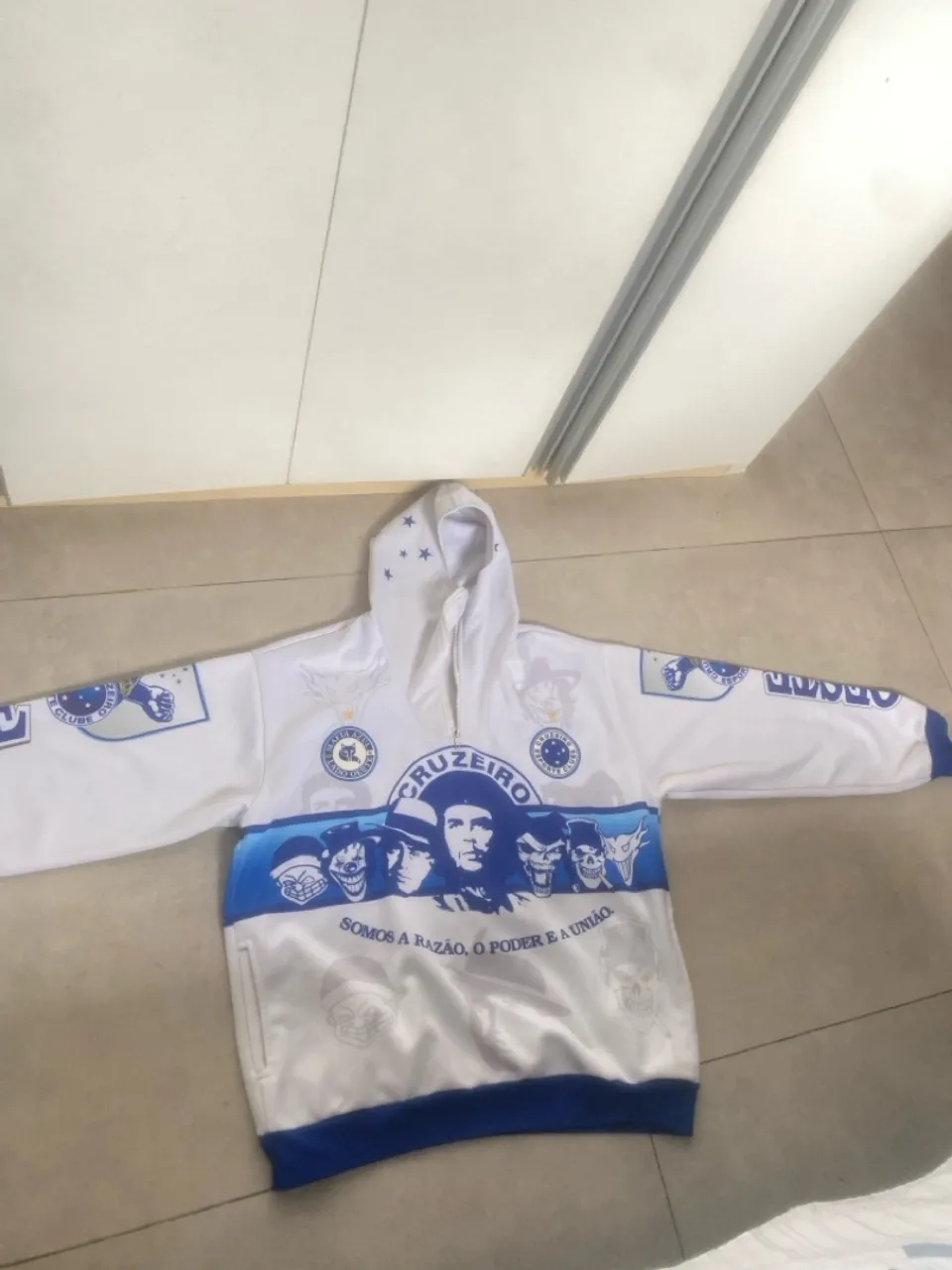 Blusa de frio com balaclava da máfia azul.