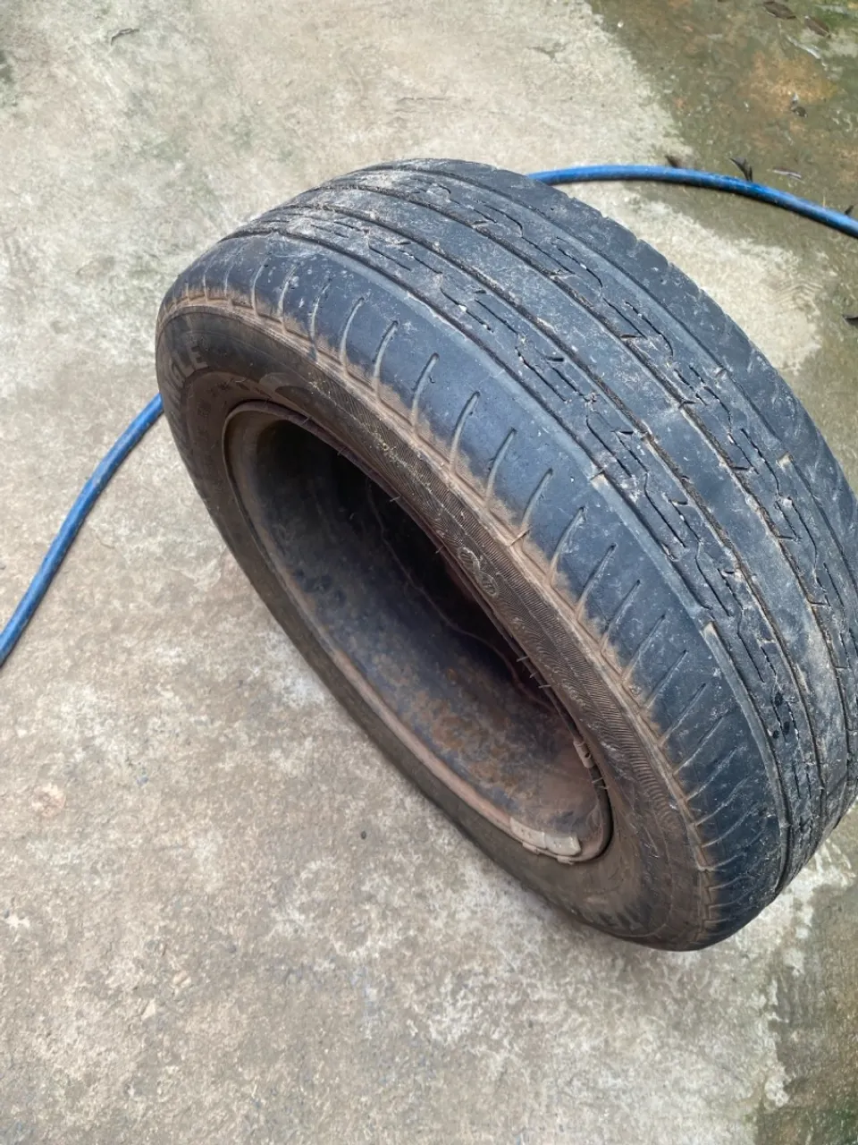 Pneu aro 14