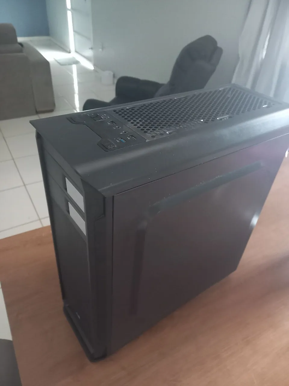 Gabinete de Computador - Preto