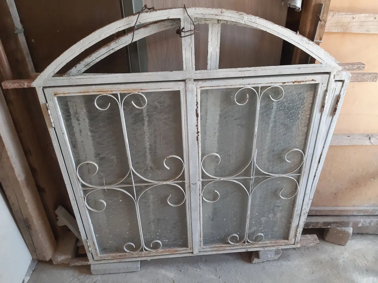 Selling two windows64842084497283124