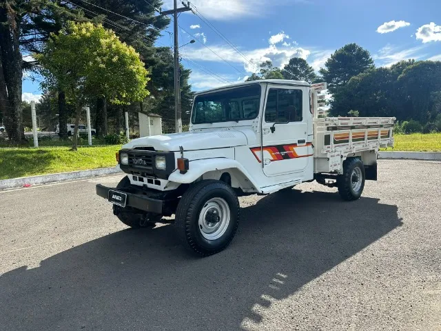 Toyota Bandeirante Carroceria ano 1994 motor MB 5 marchas - filé