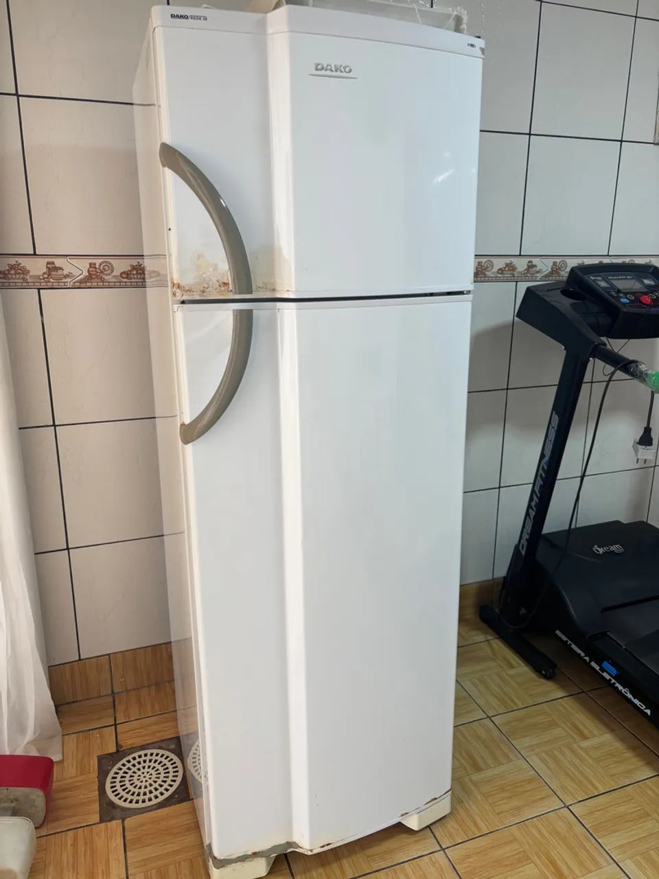 Geladeira Dako com 2 portas