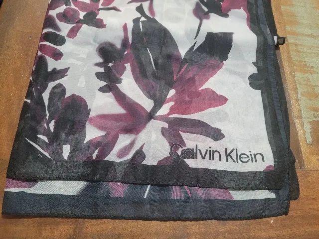 Lenço Calvin Klein Mulberry - Importado - Foto 2