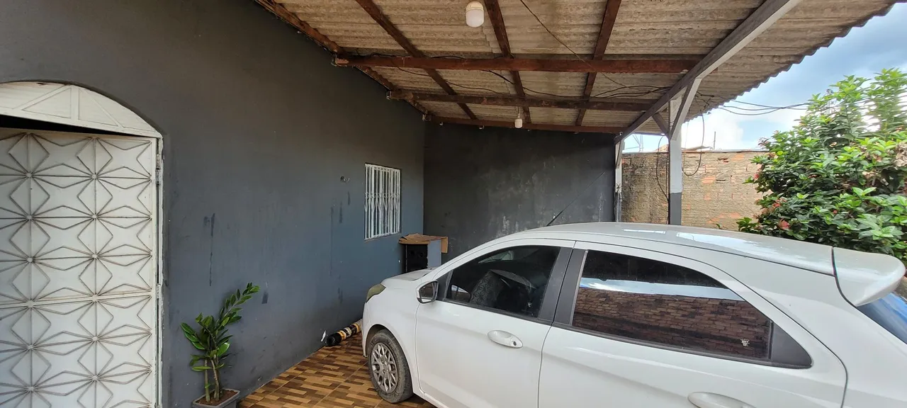 Vende-se esta casa no bairro Aponiã