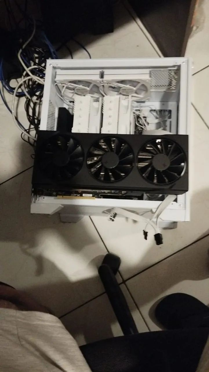 RX 9070 XT 16 GB XFX - Foto 2