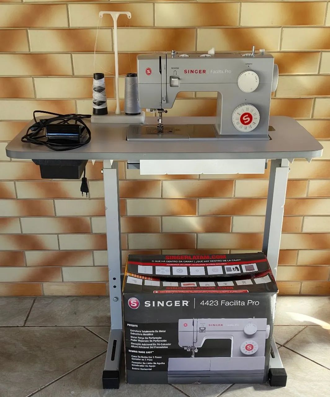 Máquina de costura Singer Facilita Pro 4423 - Foto 6