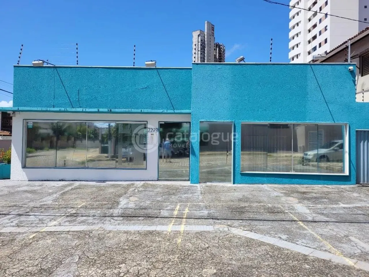 Casa finamente reformada e decorada destinada à clinica médica ou escritórios