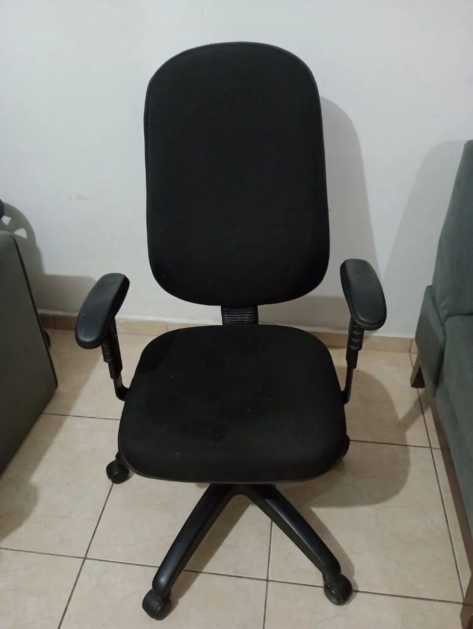 Cadeira de Escritório Giratória Preta