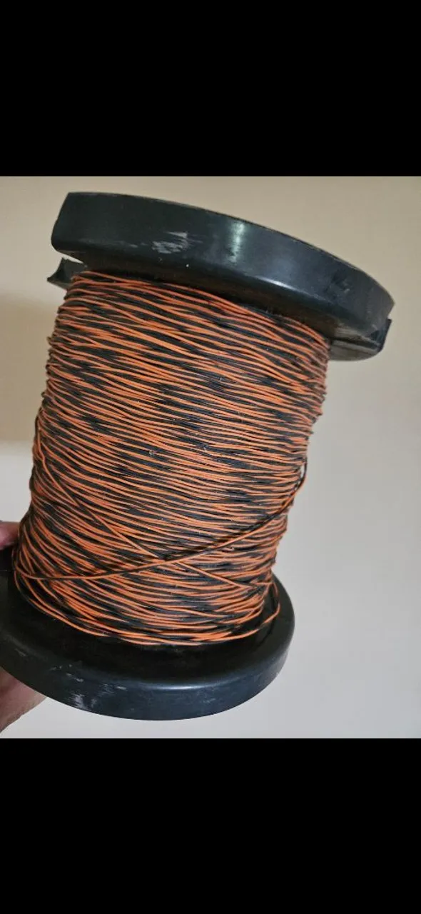 Rolo de Fio Elétrico Laranja e Preto