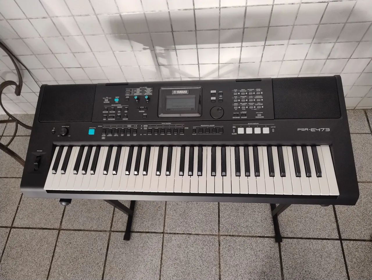 Teclado Yamaha PSR-E473