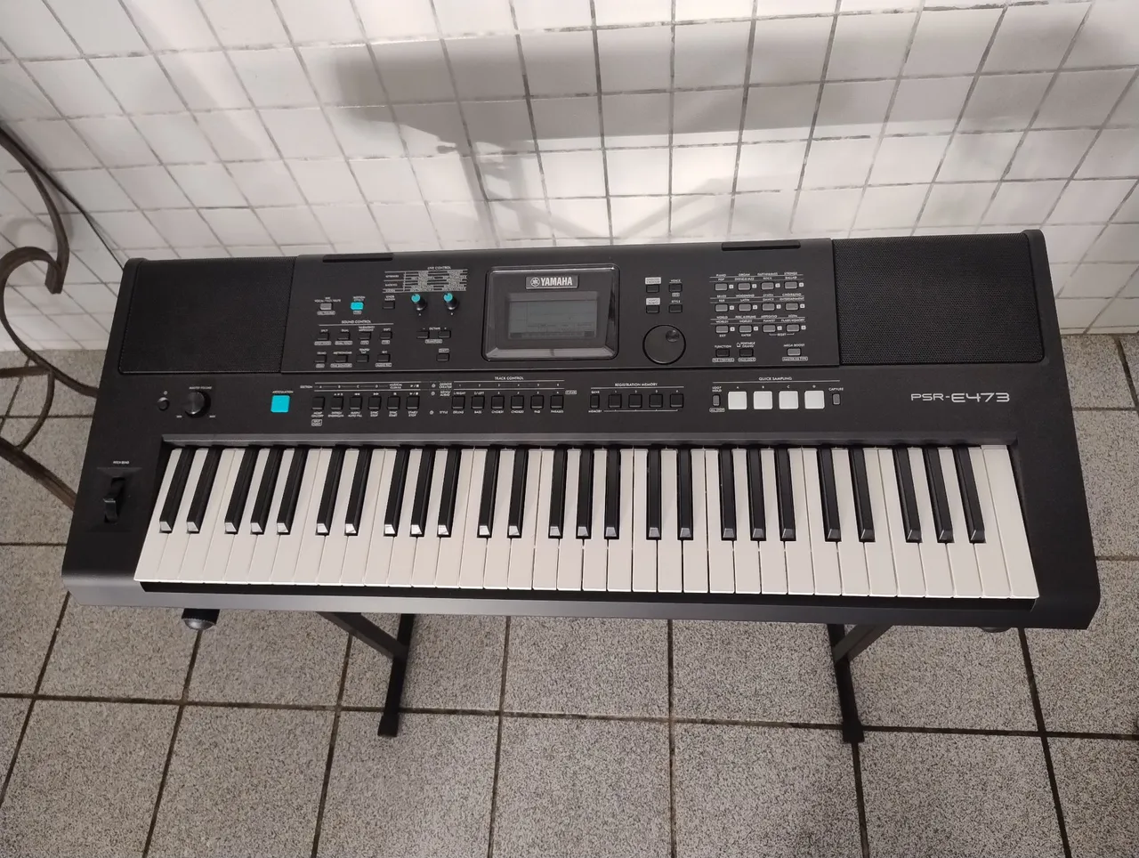 Teclado Yamaha PSR-E473