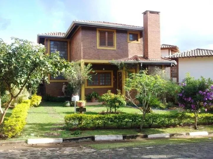 Casa à Venda em Condomínio Fechado em Atibaia - Portal das Hortências