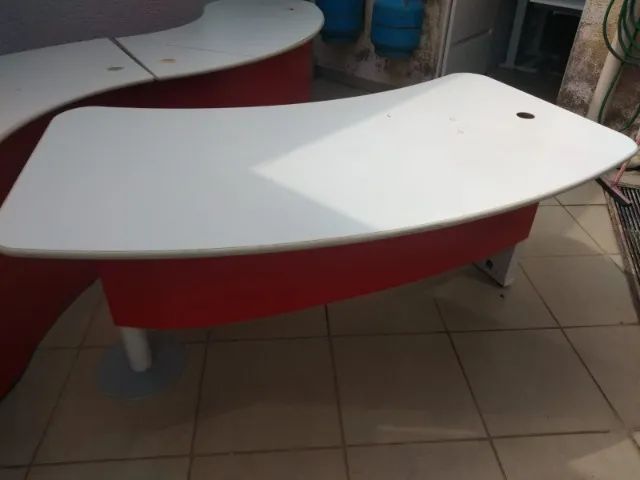 mesa curva de escritório