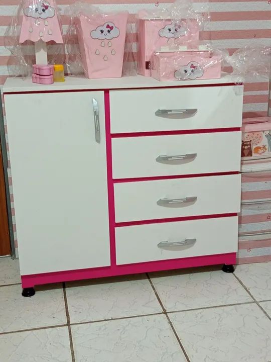 Cômoda de bebê feminina rosa nova