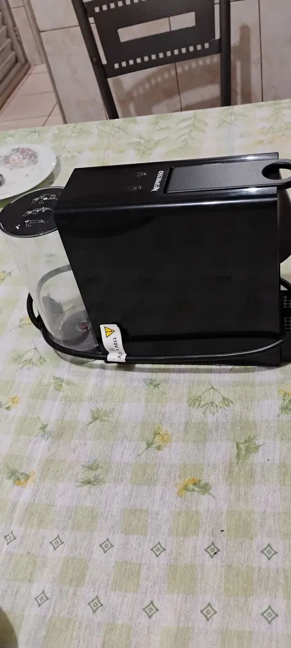 Cafeteira Nespresso essenza mini preta 127v - Foto 3