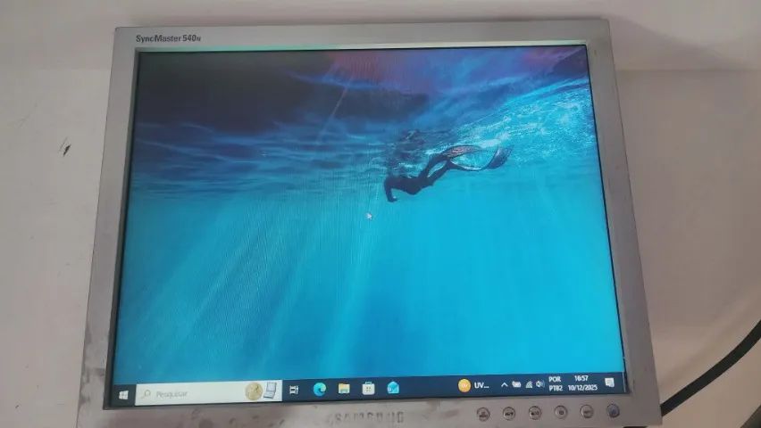 Monitor Samsung 540N V (R) 15 Polegadas Sem base