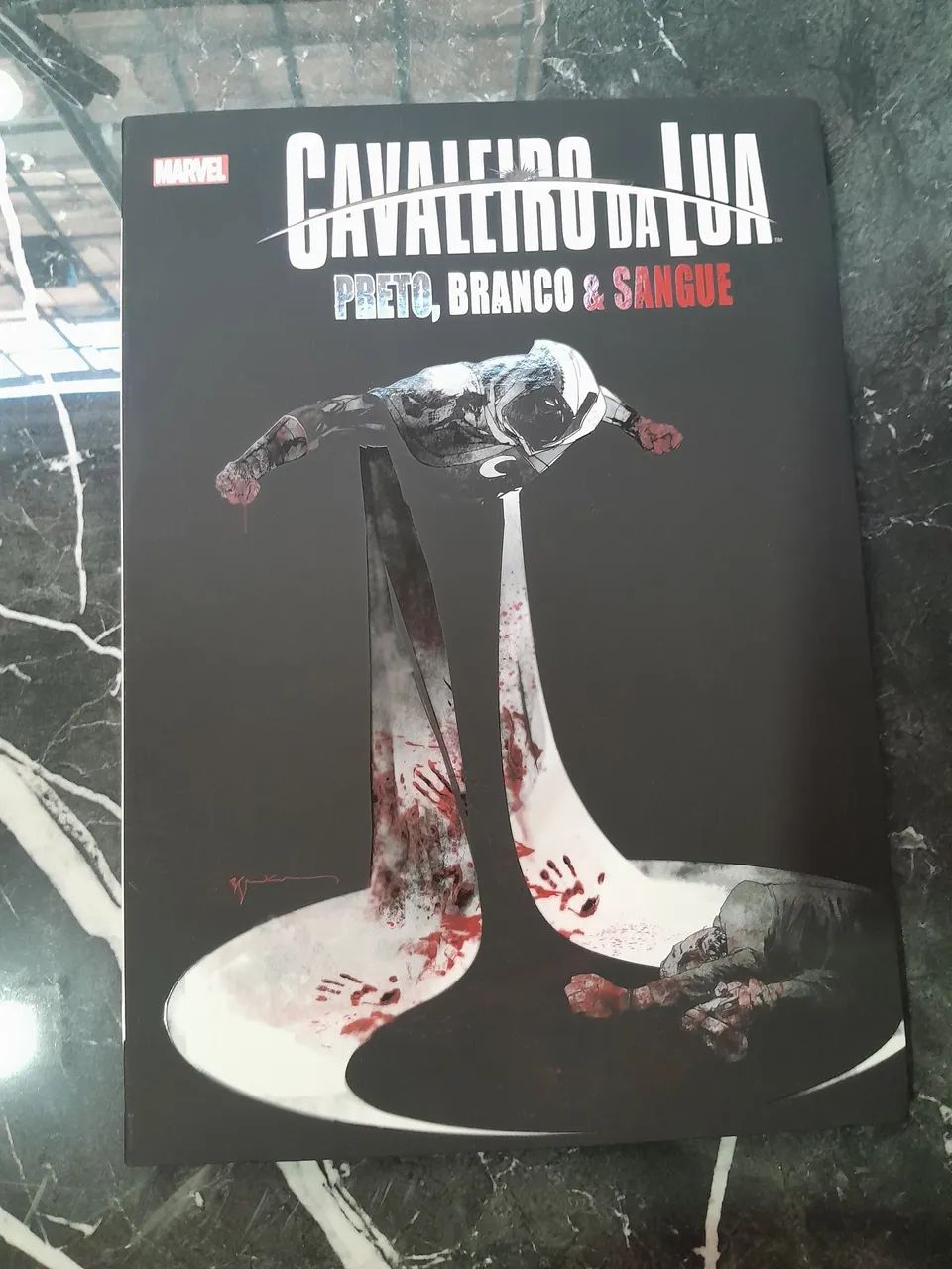 Cavaleiro das Lua Preto,Branco e Sangue