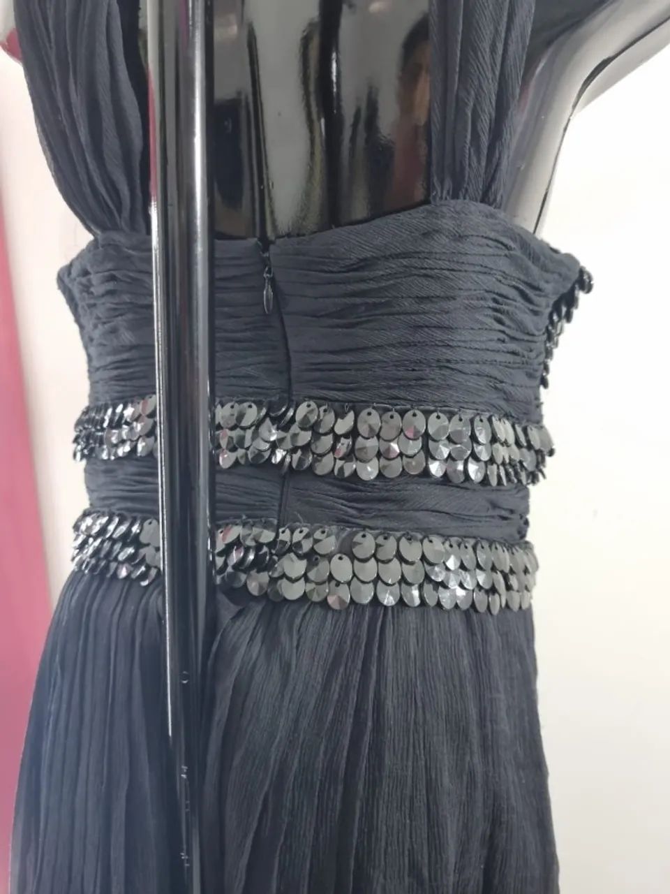 Vestido preto em seda com aplicações Daslu - Foto 5