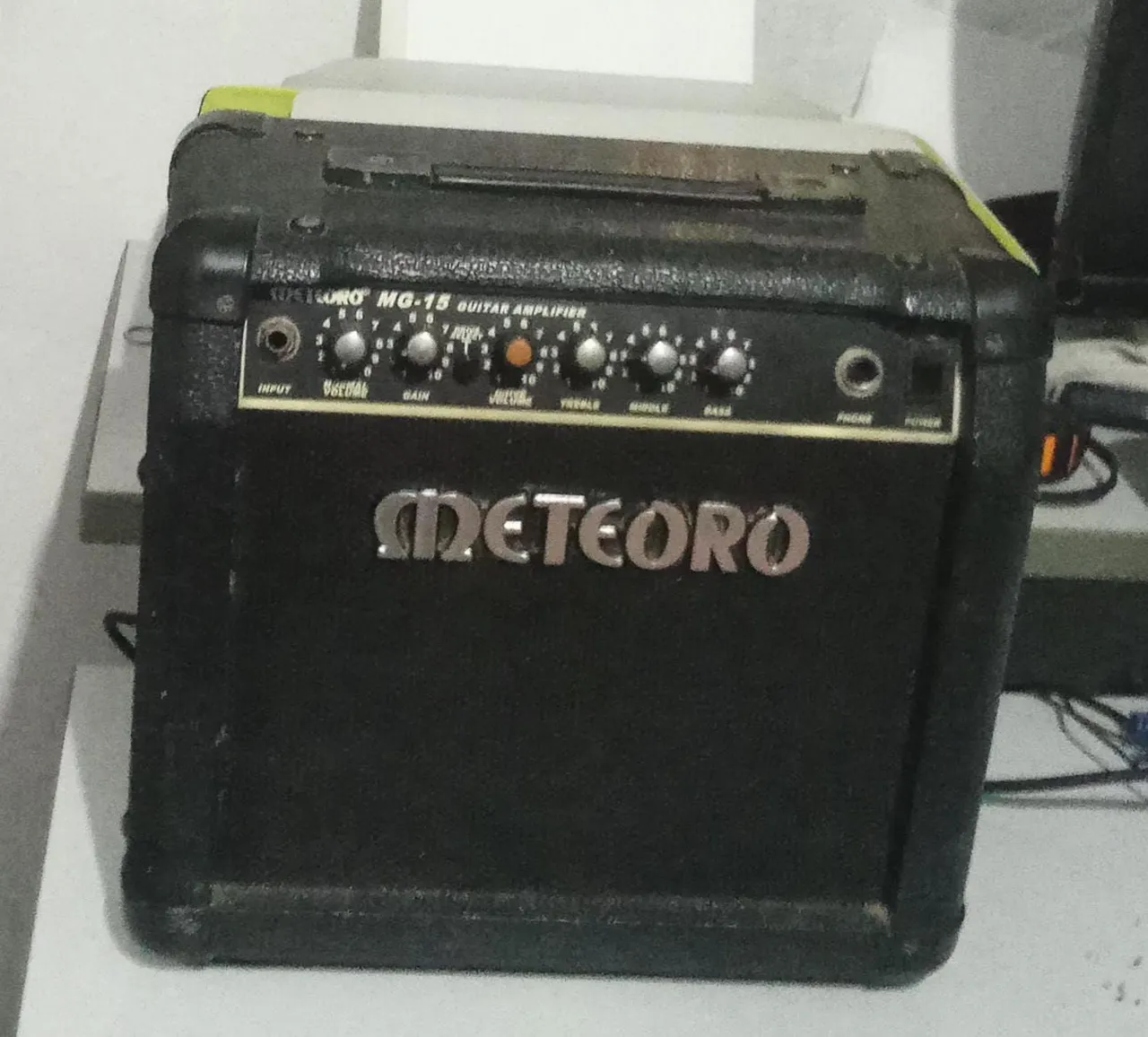 Amplificador Meteoro MG-15 Guitar Amplifier