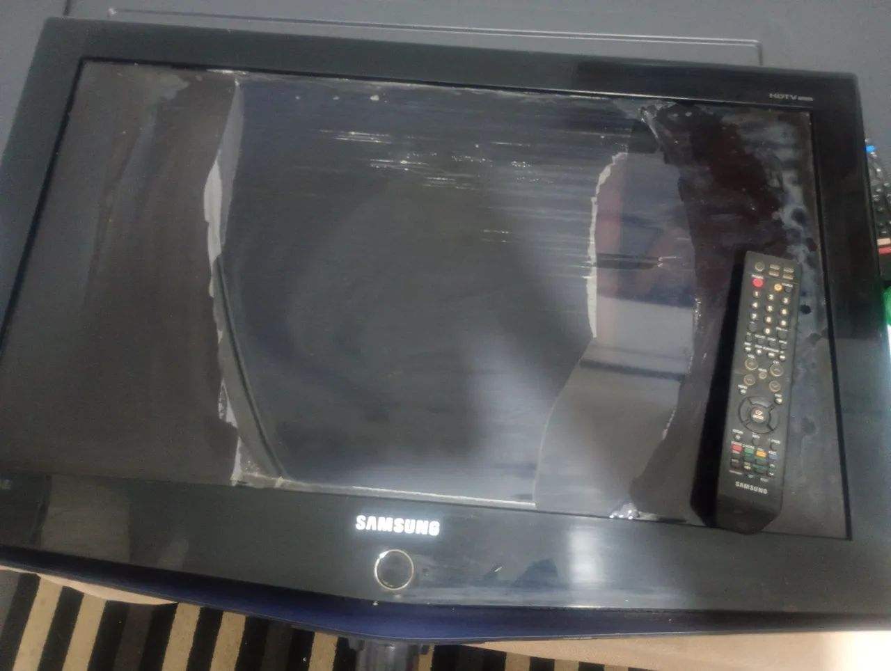 Tv 32 polegadas Samsung com defeito  - Foto 2