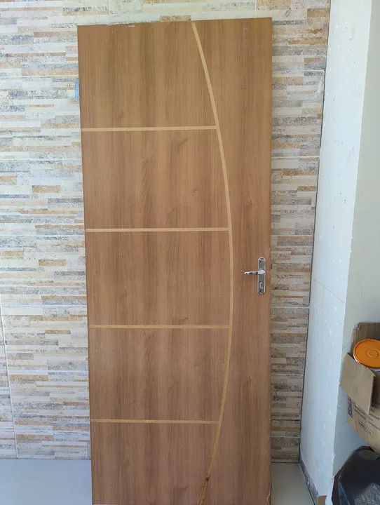 Porta de madeira MDF Frisada